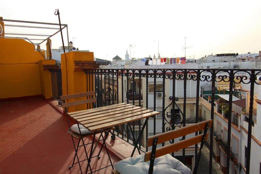 Suite Puerta Osario Con Terraza Севиля Екстериор снимка
