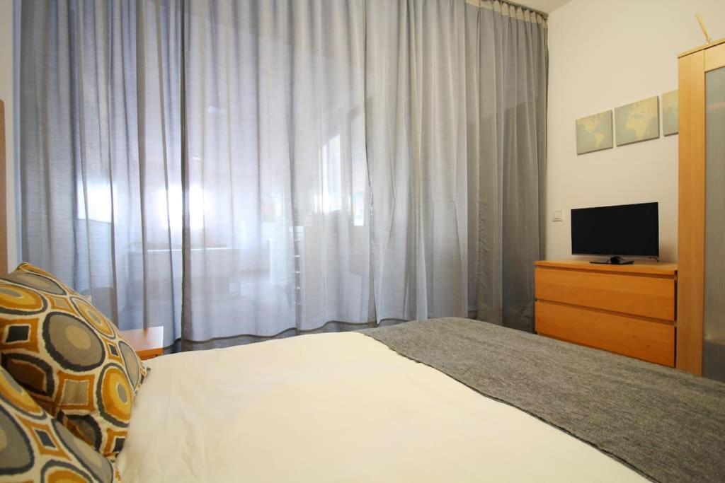 Suite Puerta Osario Con Terraza Севиля Екстериор снимка