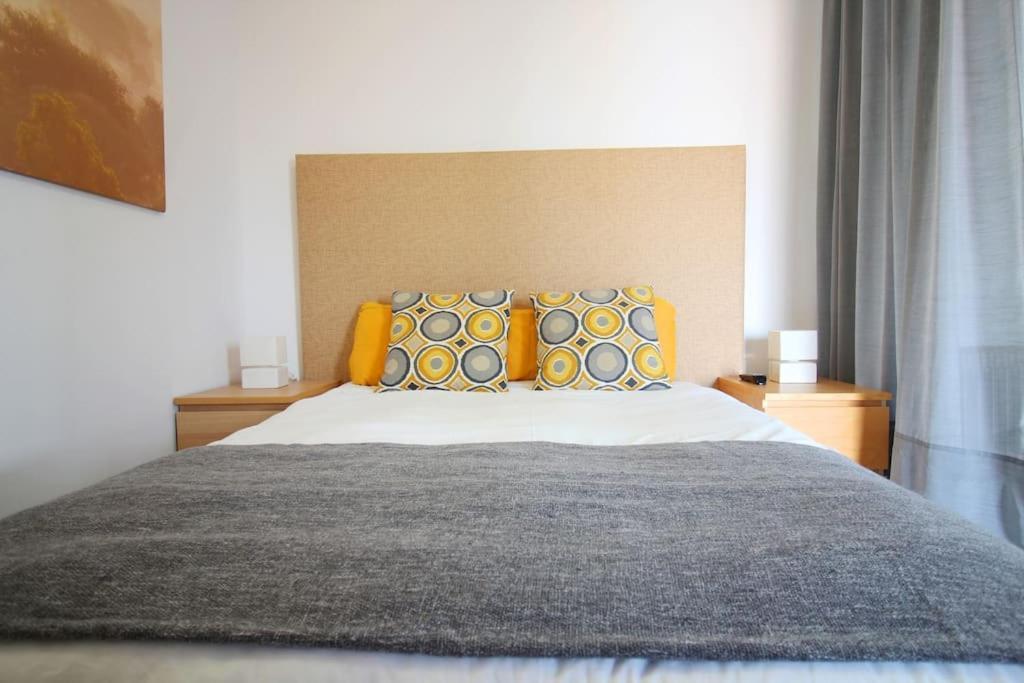 Suite Puerta Osario Con Terraza Севиля Екстериор снимка